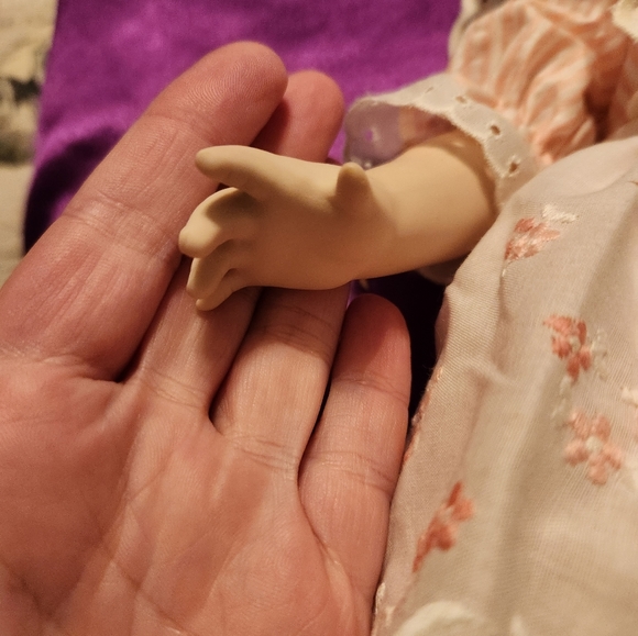 Shirley Temple porcelain doll (Ltd Ed - Numbered) - Picture 9 of 12